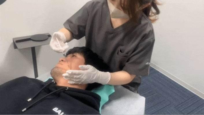 エラ取り注射の施術の様子